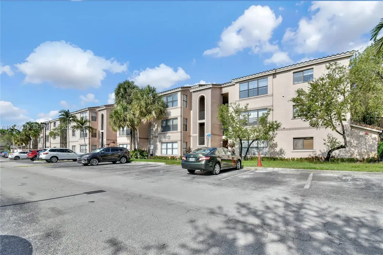 2866 S University Dr # 5105, Davie FL 33328 photo 2