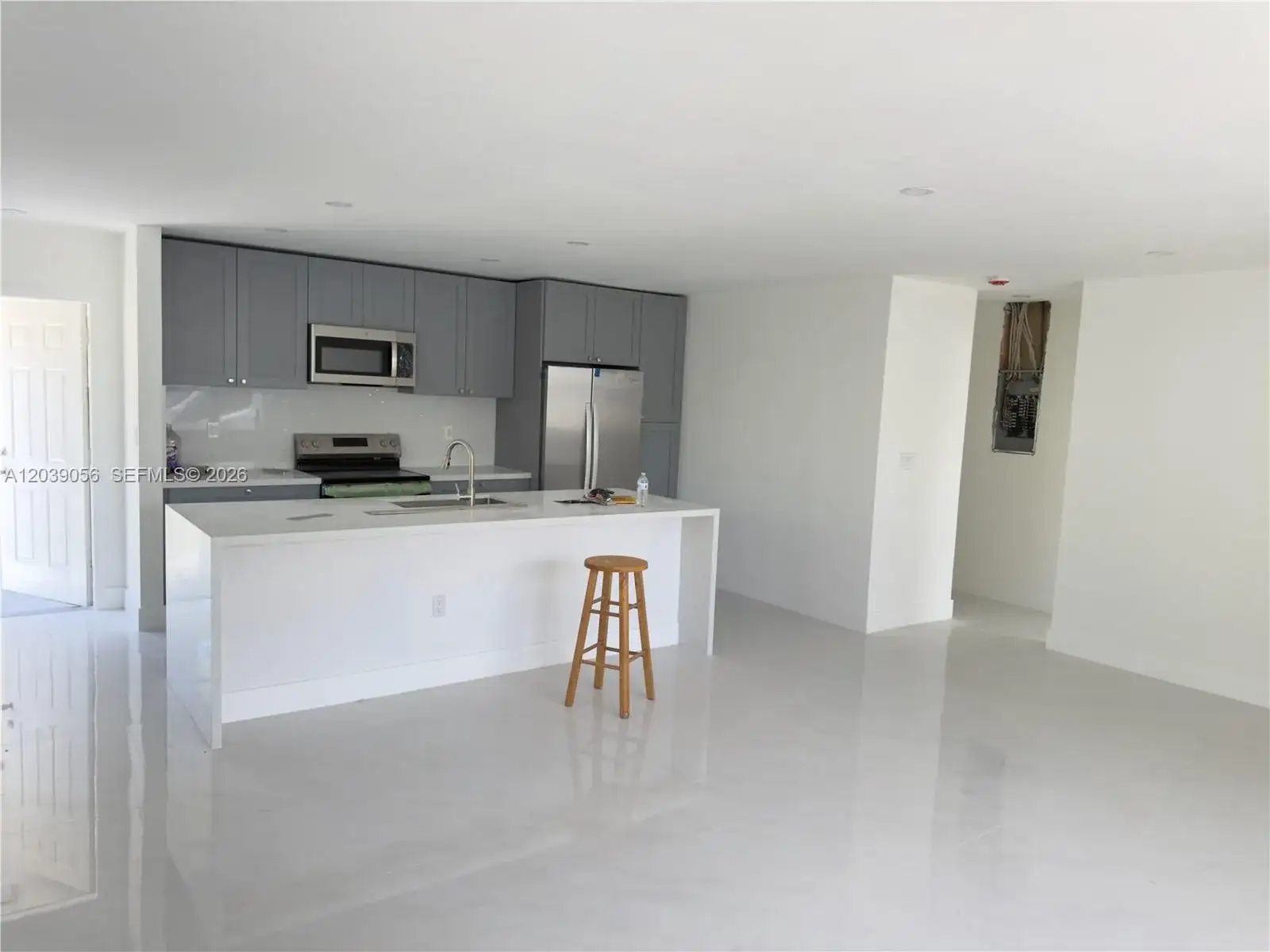 2191 NE 167th St # 5, North Miami Beach FL 33162 photo 4