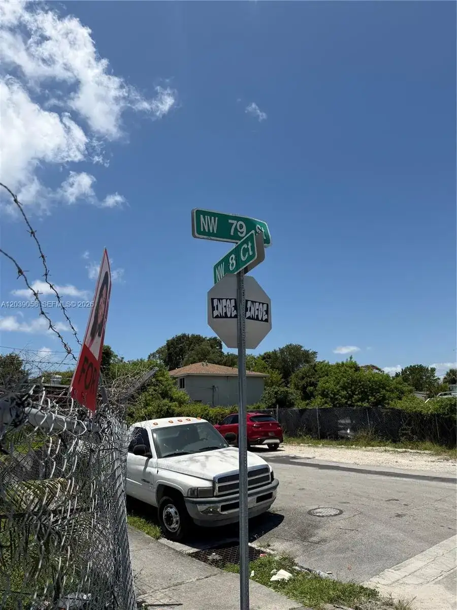 810 NW 79th St, Miami FL 33150 photo 3