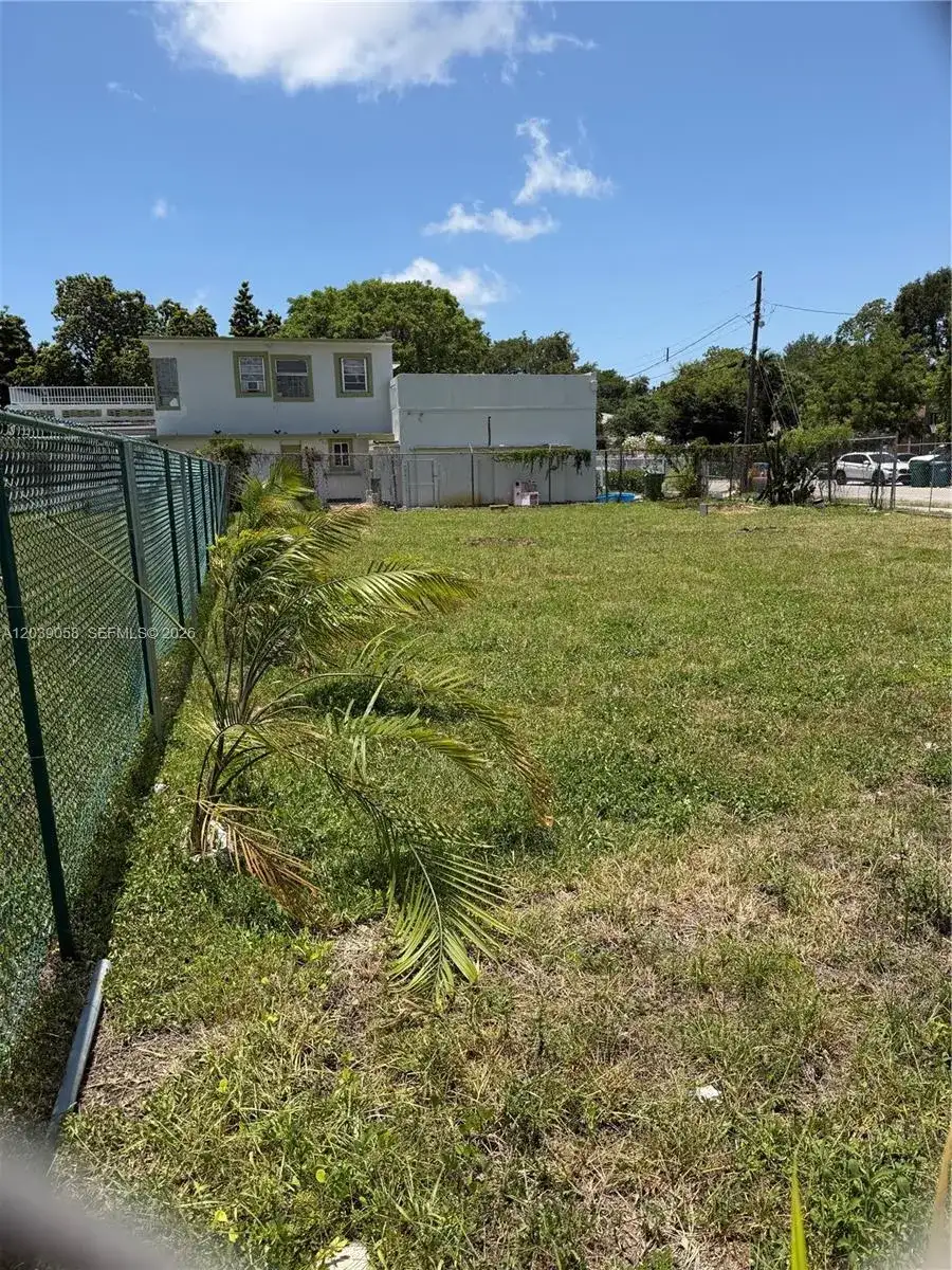 810 NW 79th St, Miami FL 33150 photo 4