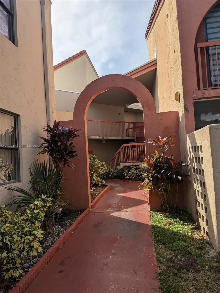 10245 NW 9th Street Cir # 9, Miami FL 33172 photo 4