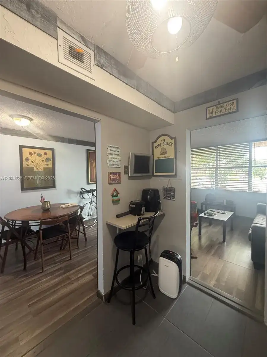 9081 Sunrise Lakes Blvd # 108, Sunrise FL 33322 photo 2