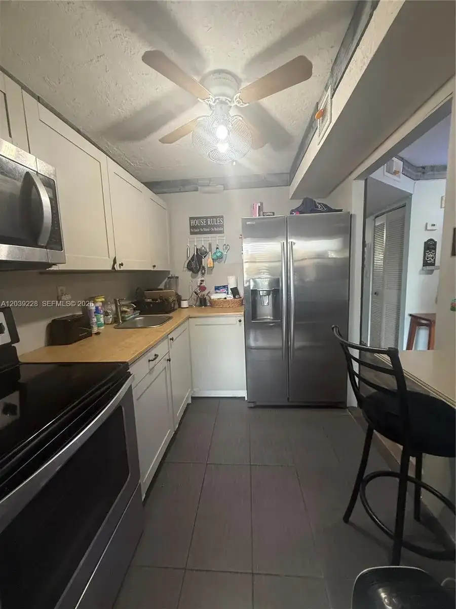 9081 Sunrise Lakes Blvd # 108, Sunrise FL 33322 photo 3