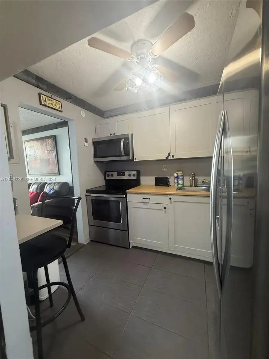 9081 Sunrise Lakes Blvd # 108, Sunrise FL 33322 photo 4