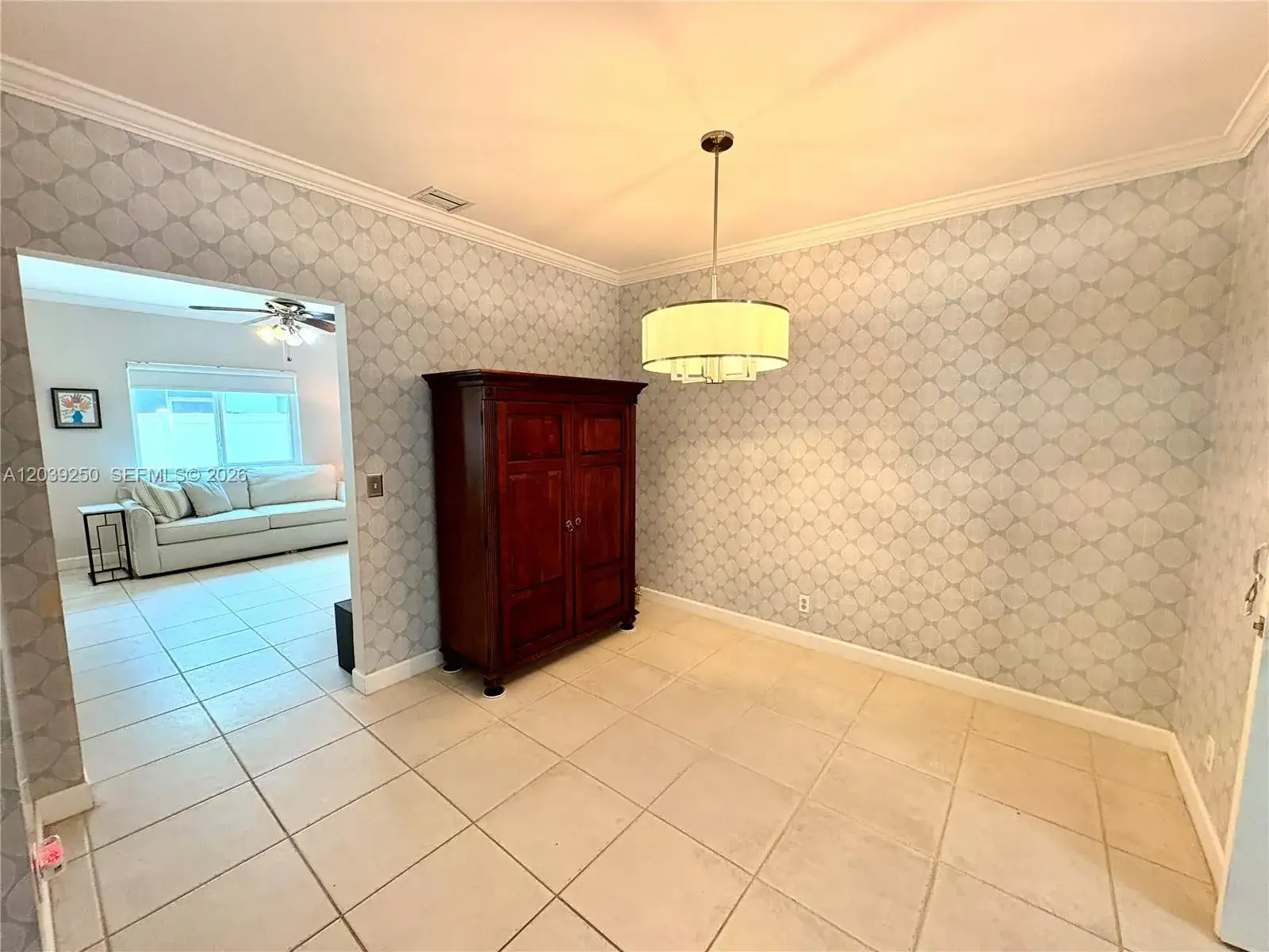 9481 Bradshaw Ln, Tamarac FL 33321 photo 5