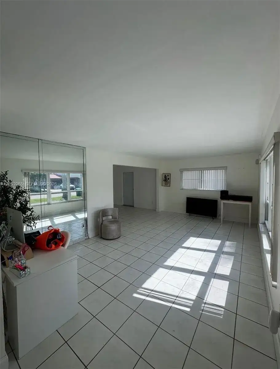 355 NW 205th Ter, Miami Gardens FL 33169 photo 4