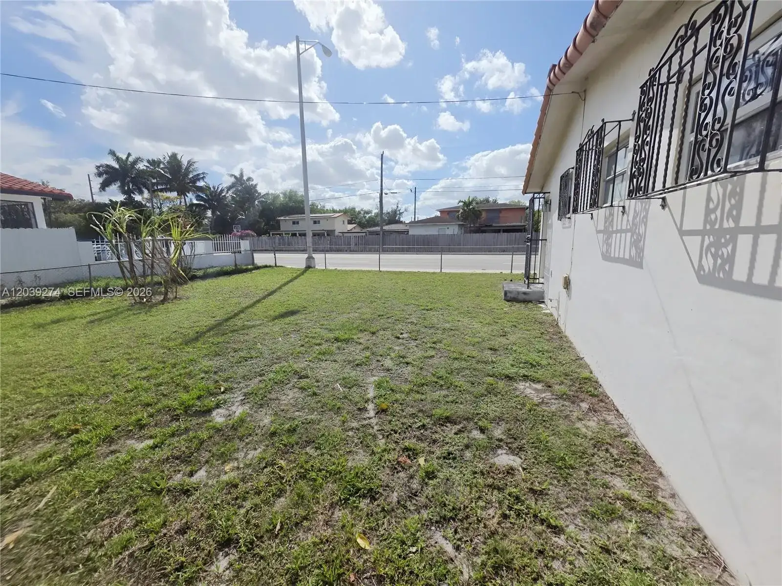 405 SE 4th Ave, Hialeah FL 33010 photo 4