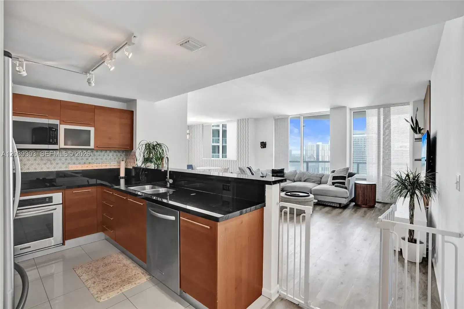 244 Biscayne Blvd # 3409, Miami FL 33132 photo 3