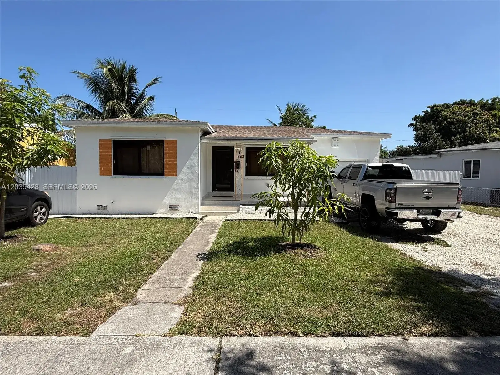 1880 NE 159th St, North Miami Beach FL 33162 photo 2