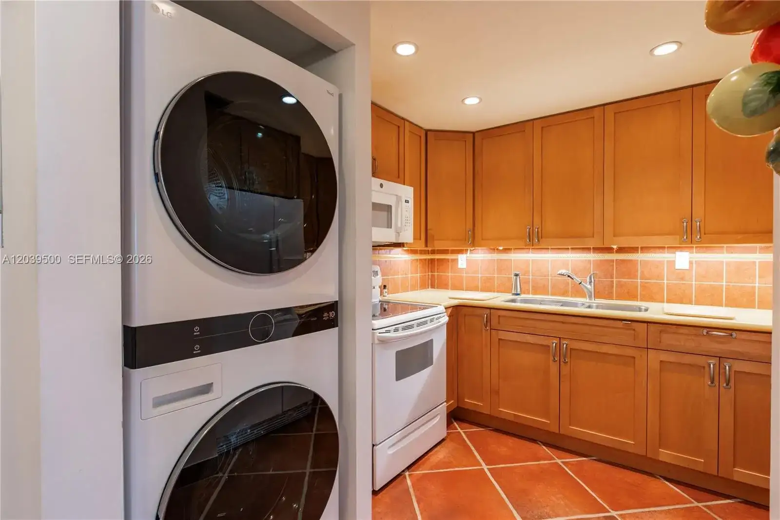 1450 Brickell Bay Dr # 602, Miami FL 33131 photo 4