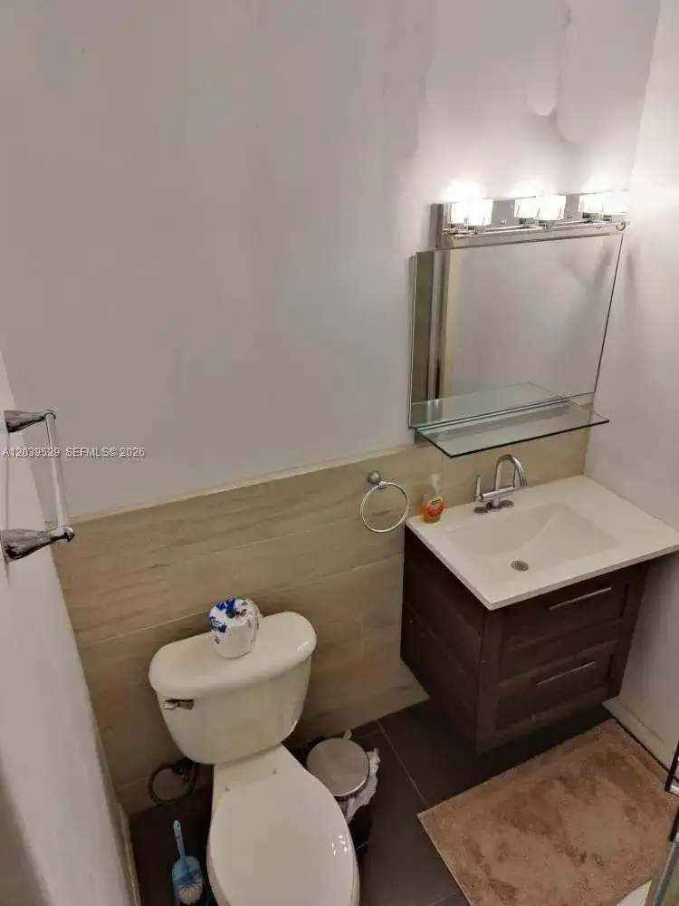 1279 NE 180th St # 1, North Miami Beach FL 33162 photo 5
