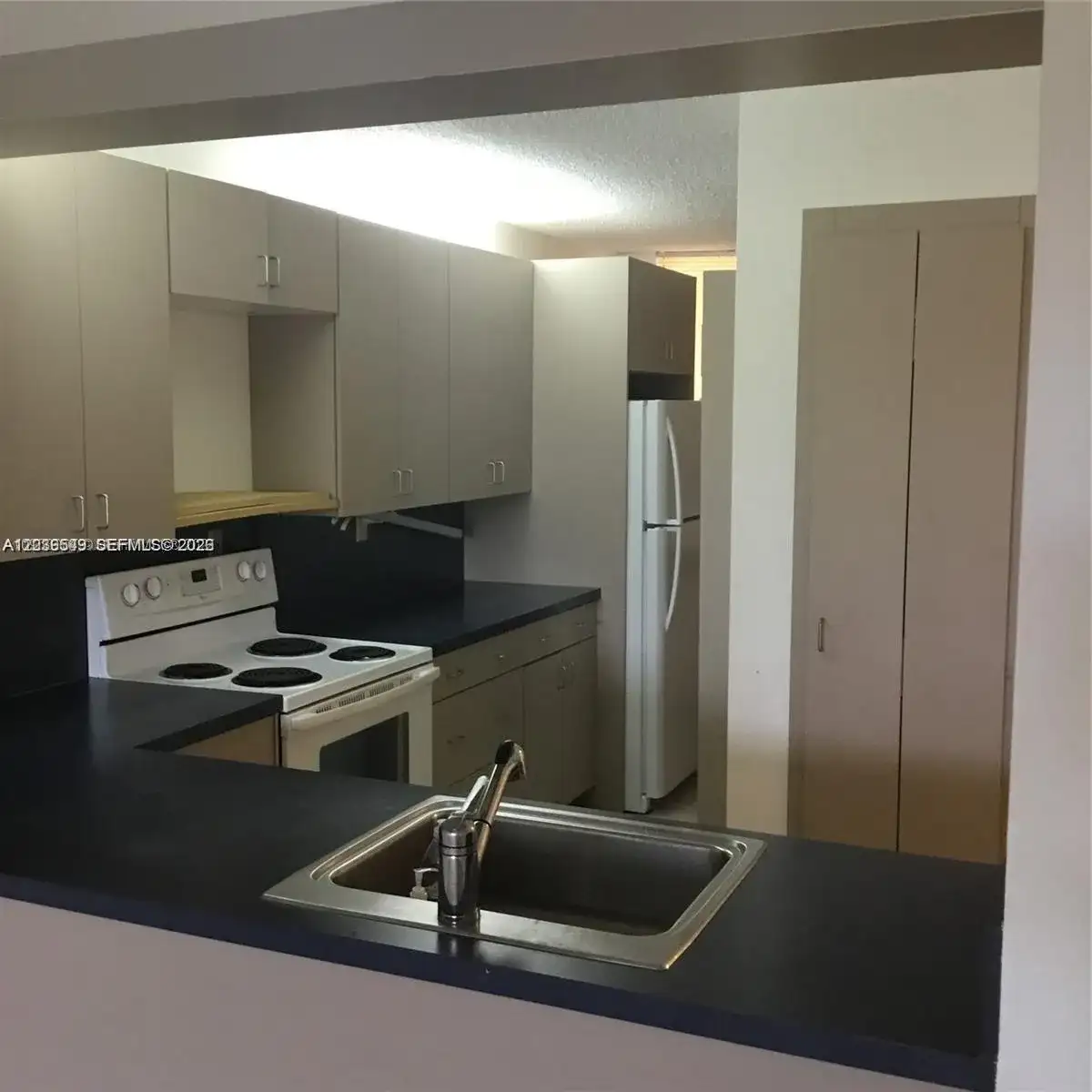 6800 Cypress Rd # 411, Plantation FL 33317 photo 3