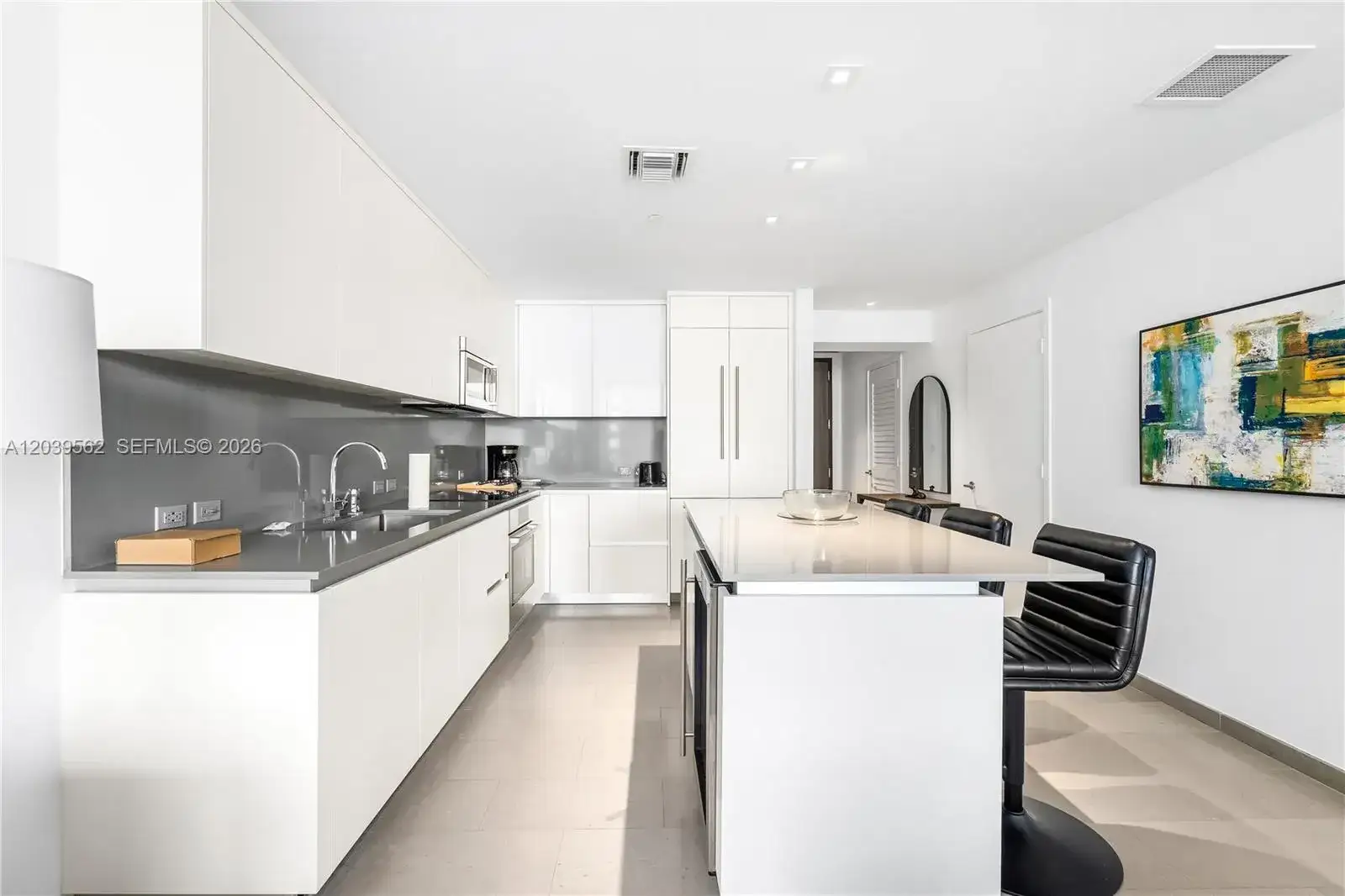 88 SW 7th St # 1006, Miami FL 33130 photo 5