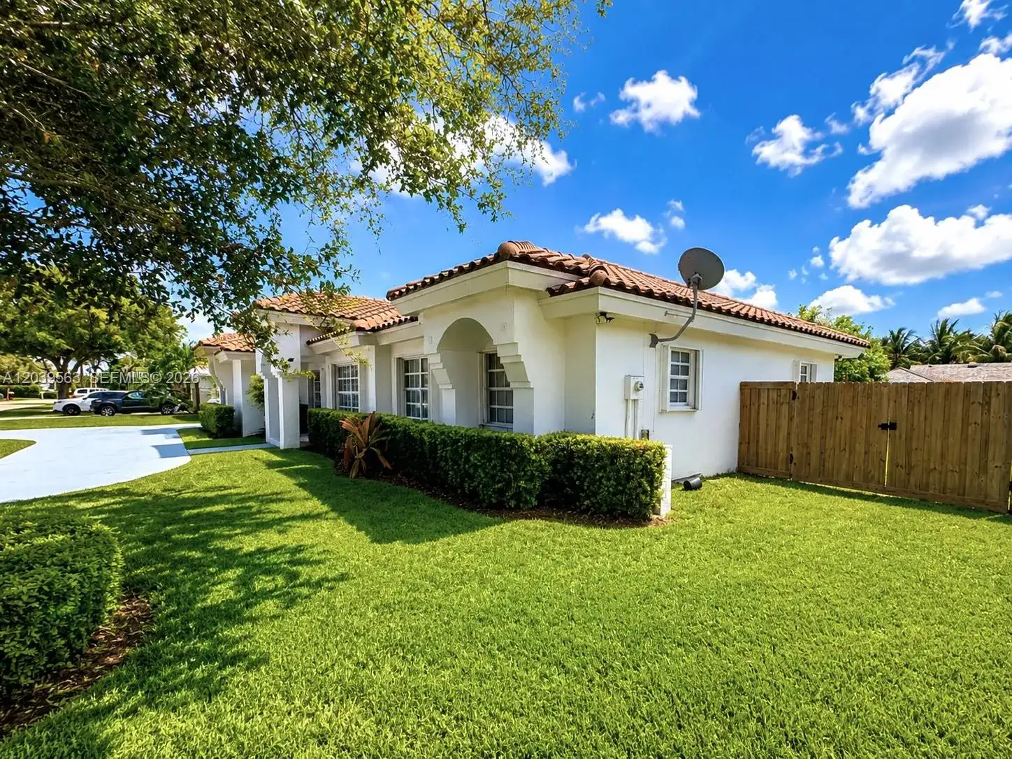 15690 SW 153rd Ct, Miami FL 33187 photo 3