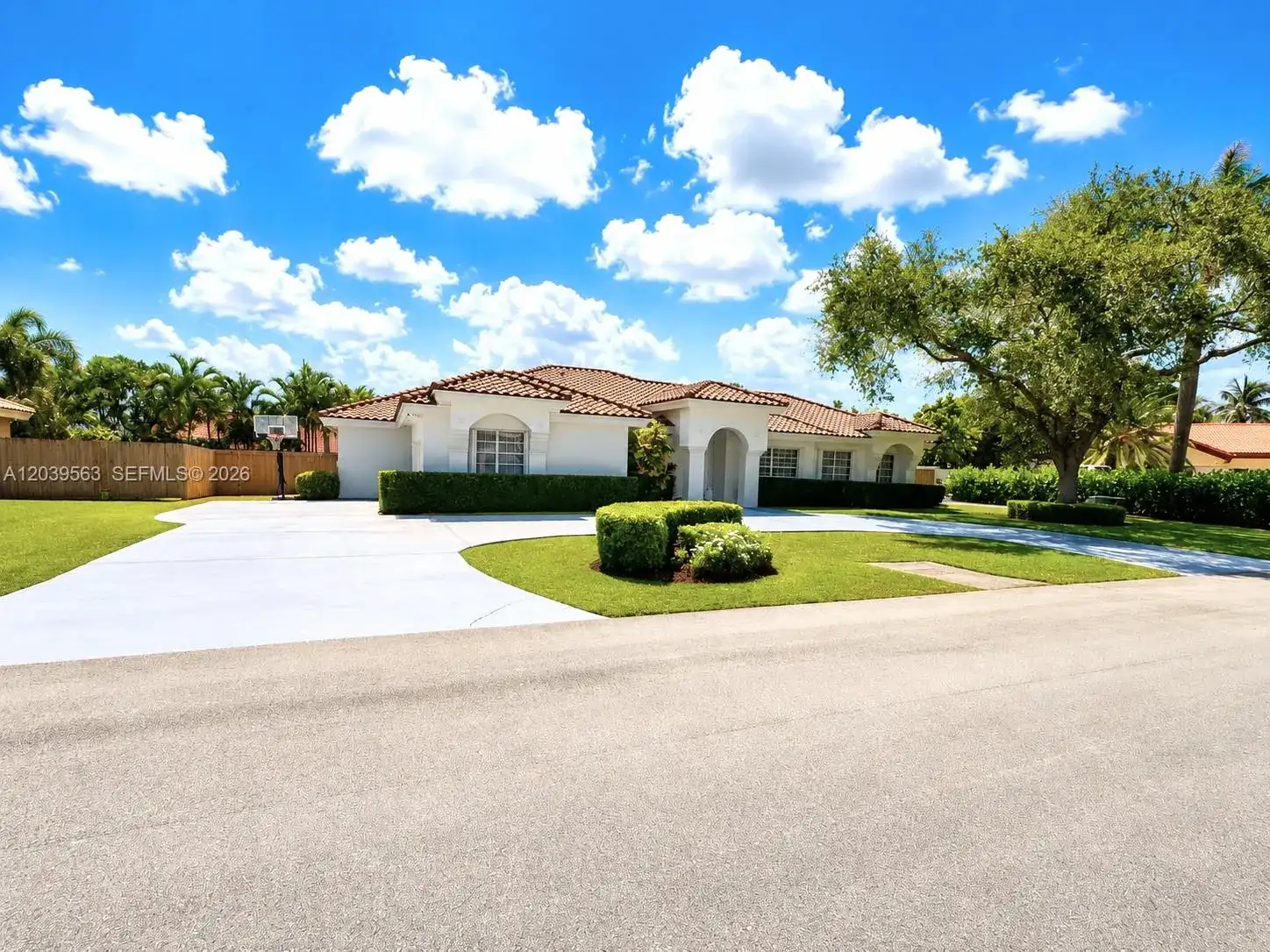 15690 SW 153rd Ct, Miami FL 33187 photo 4