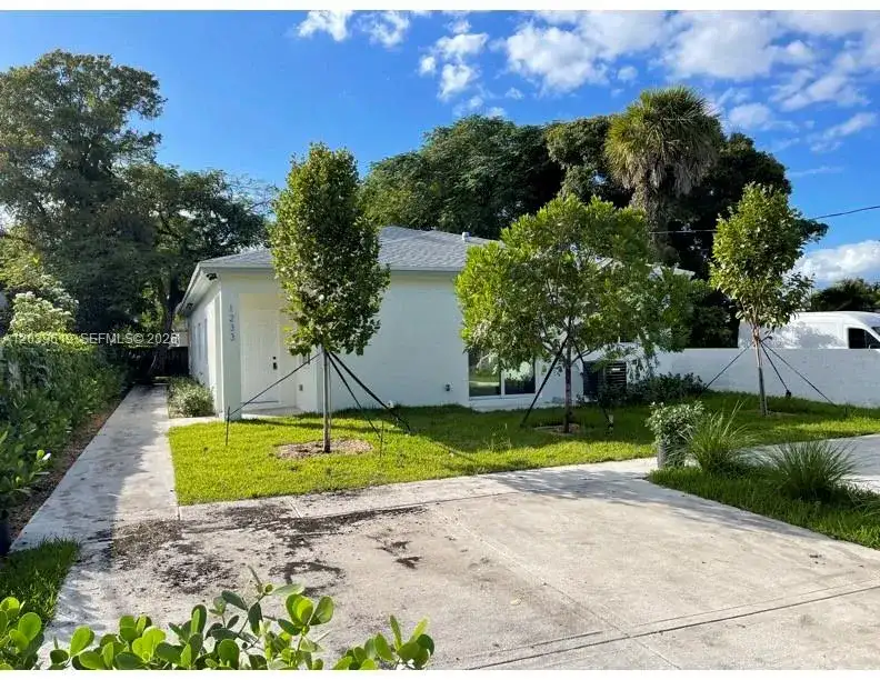 920 NW 81st St, Miami FL 33150 photo 3