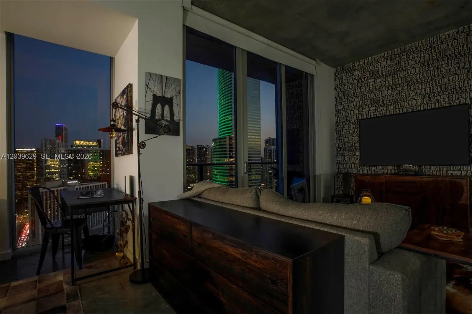 151 SE 1st St # 3103, Miami FL 33131 photo 4