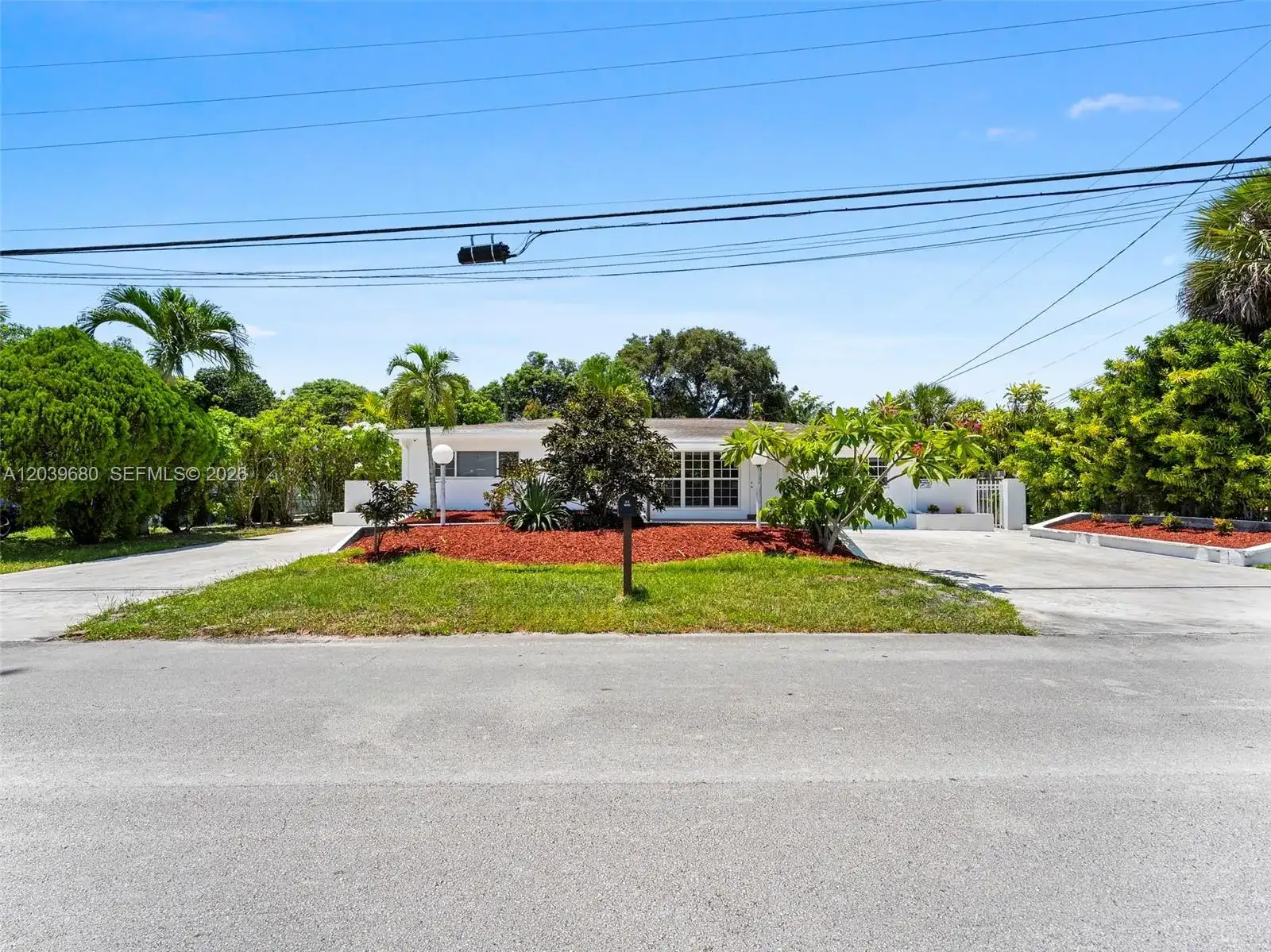 110 NE 152nd St, Miami FL 33162 photo 2