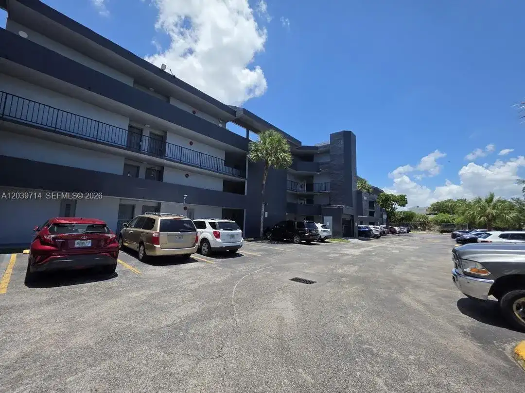 8801 W Flagler St # 104, Miami FL 33174 photo 2