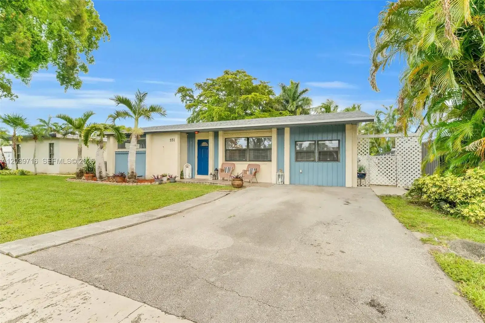 551 NW 99th Way, Pembroke Pines FL 33024 photo 2