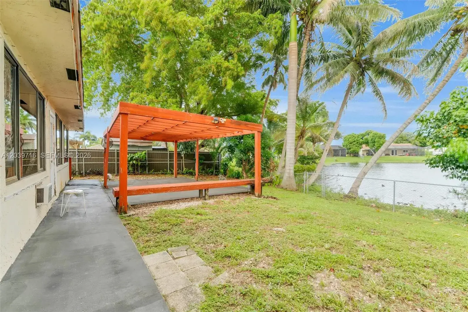 551 NW 99th Way, Pembroke Pines FL 33024 photo 4