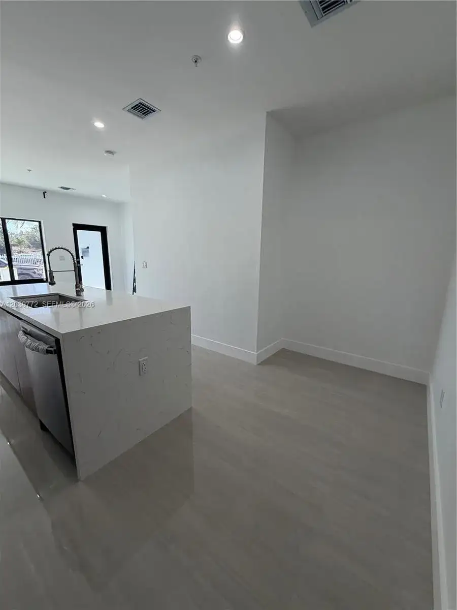9708 NW 26th Ave, Miami FL 33147 photo 5