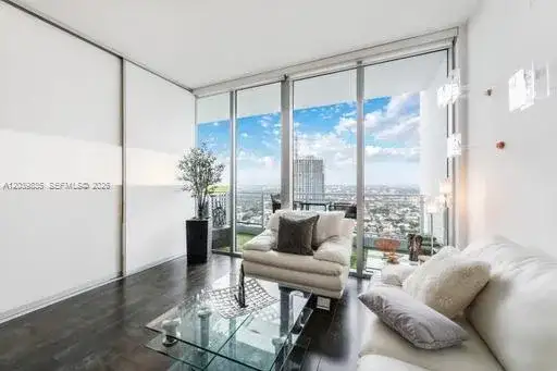92 SW 3rd St # 5108, Miami FL 33130 photo 2