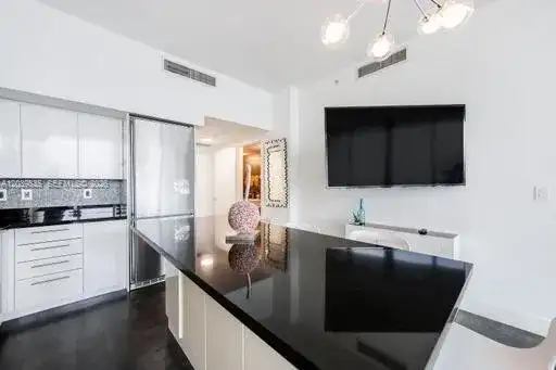 92 SW 3rd St # 5108, Miami FL 33130 photo 3