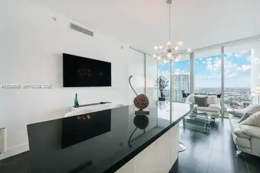 92 SW 3rd St # 5108, Miami FL 33130 photo 4