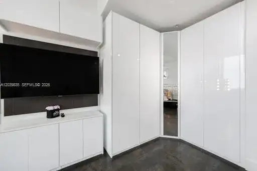 92 SW 3rd St # 5108, Miami FL 33130 photo 5