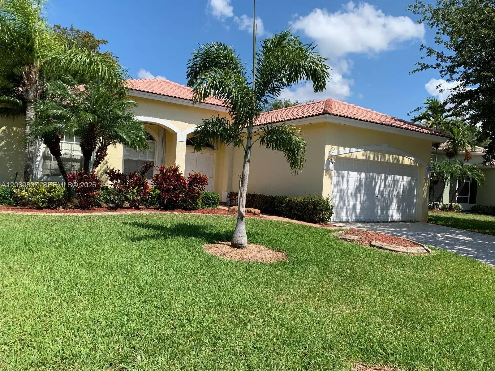 440 SE 23rd Ln, Homestead FL 33033 photo 2