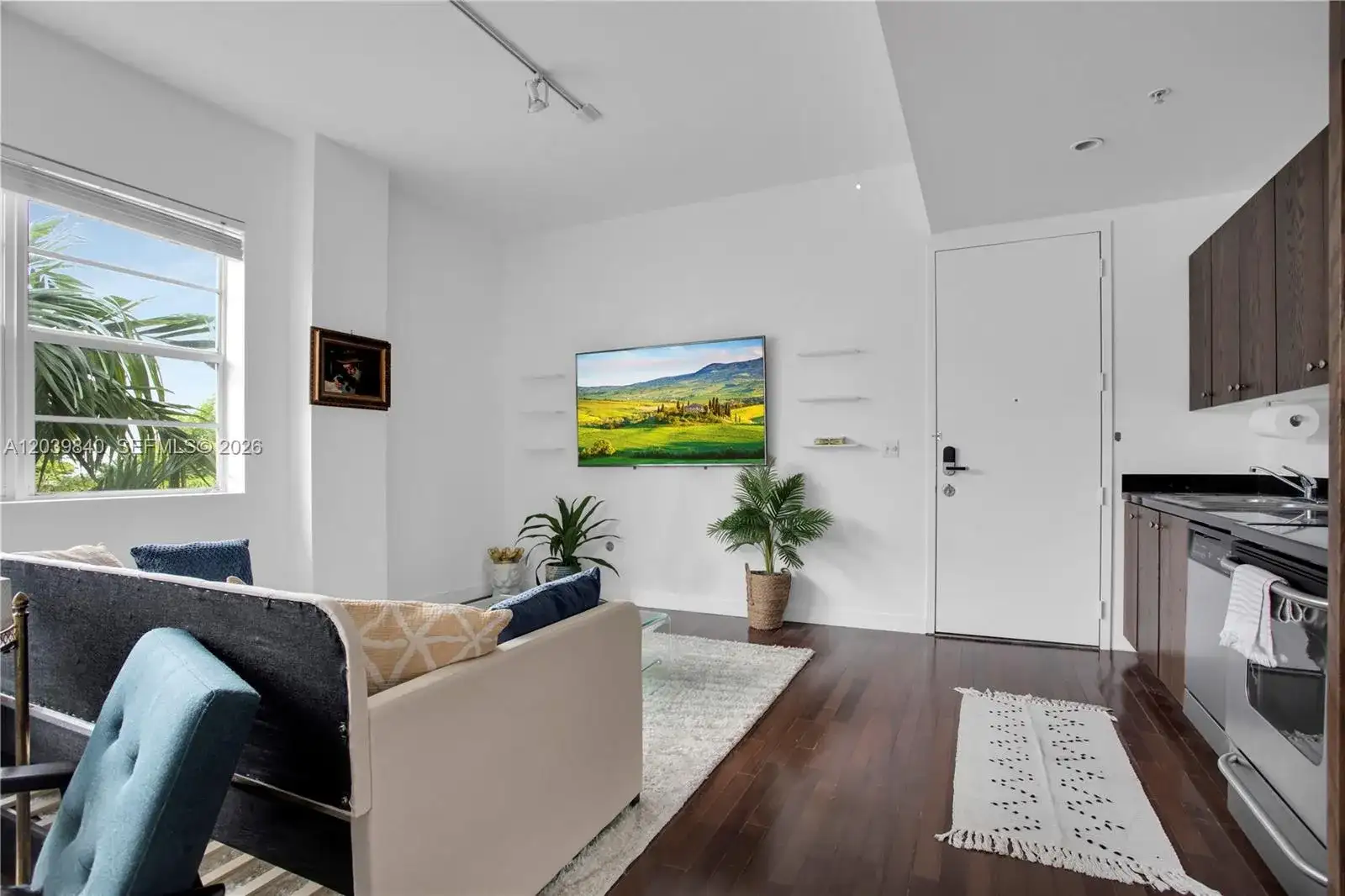 935 Euclid Ave # 8, Miami Beach FL 33139 photo 2