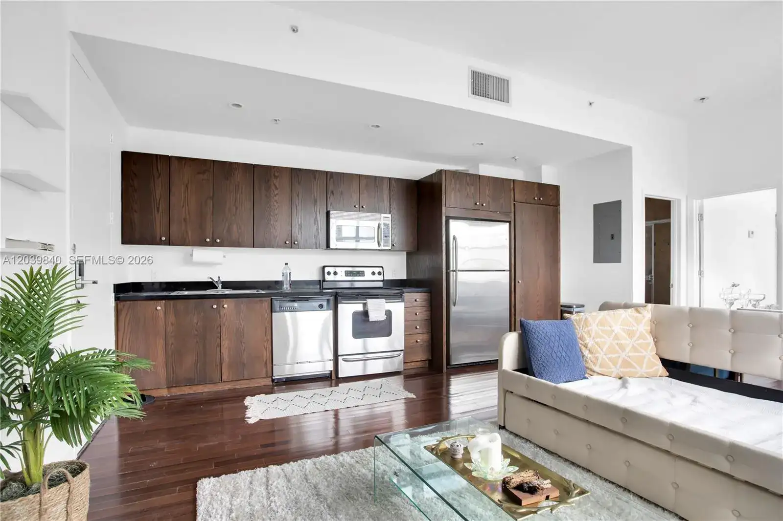935 Euclid Ave # 8, Miami Beach FL 33139 photo 3