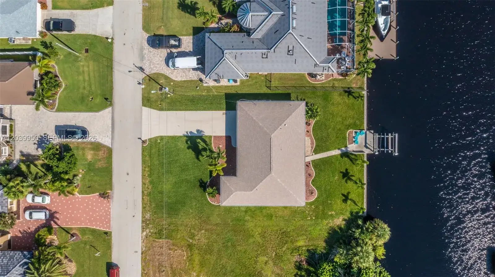 2219 SE 19 PL, Cape Coral FL 33990 photo 4