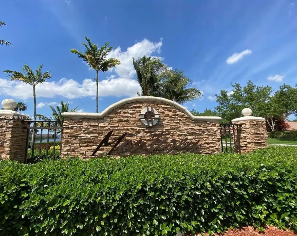 930 NE 34th Ave # 202, Homestead FL 33033 photo 2