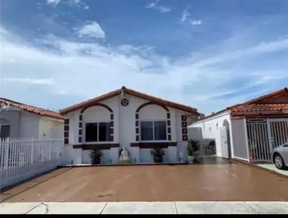 2854 W 75th Ter, Hialeah FL 33018 photo 2