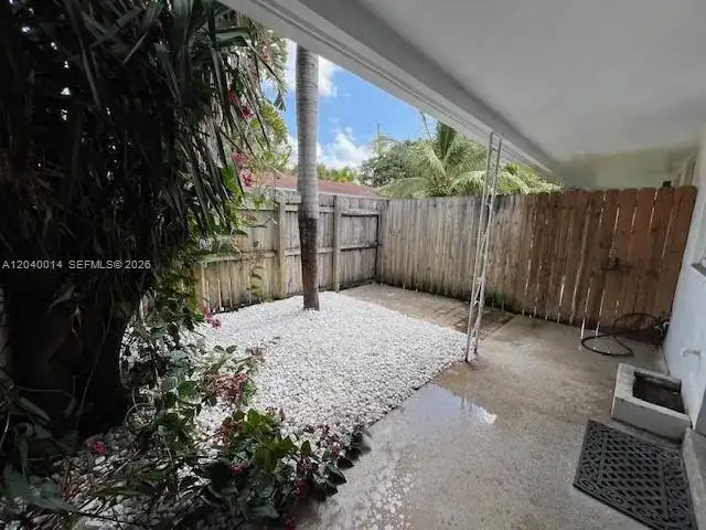 590 NW 40th Ct # 3, Oakland Park FL 33309 photo 4