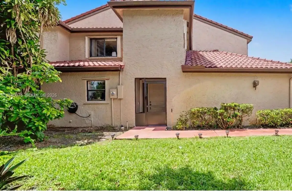 3539 W Inverrary Blvd W, Lauderhill FL 33319 photo 2