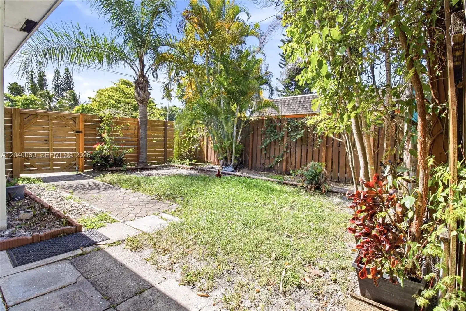 610 SW 2nd Ave # 1, Dania Beach FL 33004 photo 2