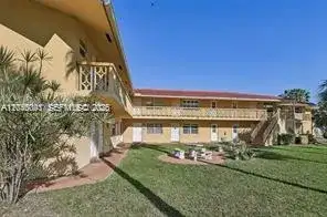 90 NE 19th Ave # 1, Deerfield Beach FL 33441 photo 2