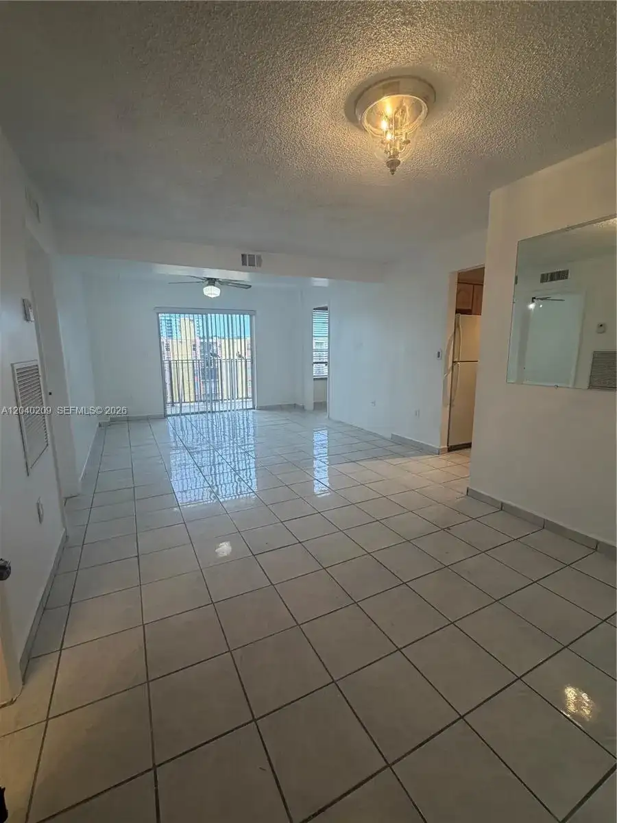 4717 NW 7th St # 10, Miami FL 33126 photo 4