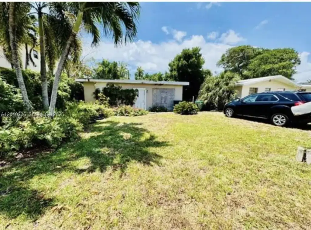 2616 NE 214th St, Miami FL 33180 photo 3