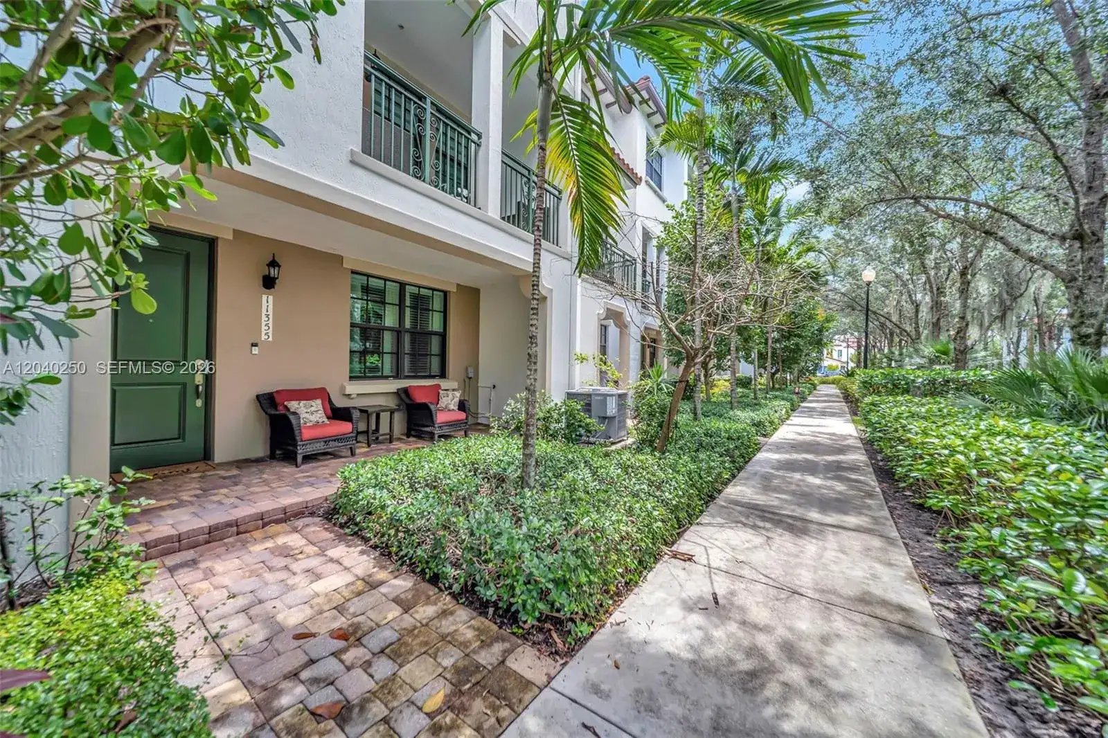 11355 SW 14th St, Pembroke Pines FL 33025 photo 3