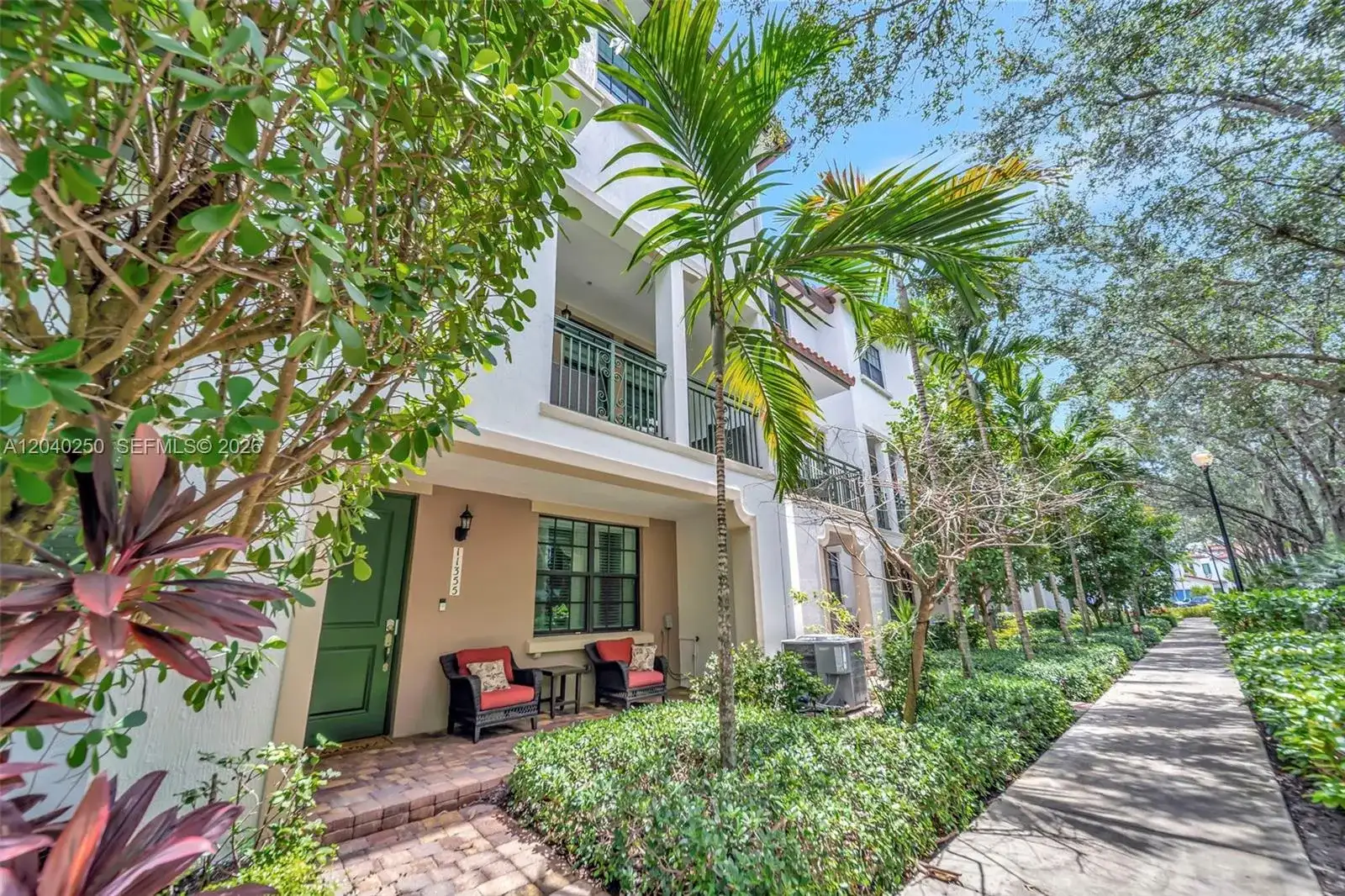 11355 SW 14th St, Pembroke Pines FL 33025 photo 4