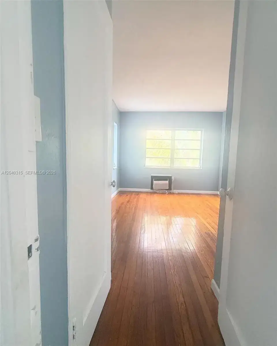 1730 Marseille Dr, Miami Beach FL 33141 photo 3