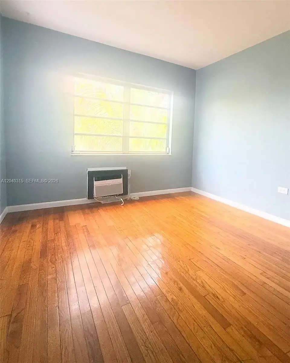 1730 Marseille Dr, Miami Beach FL 33141 photo 4