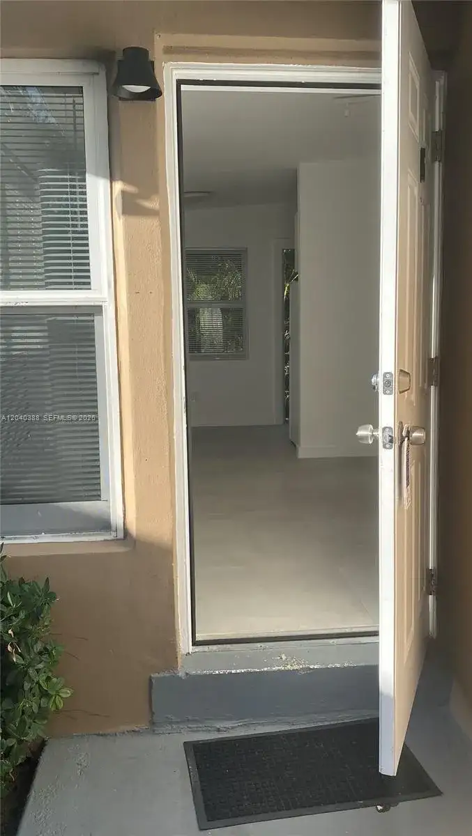 2011 NE 167th St # 9, North Miami Beach FL 33162 photo 2