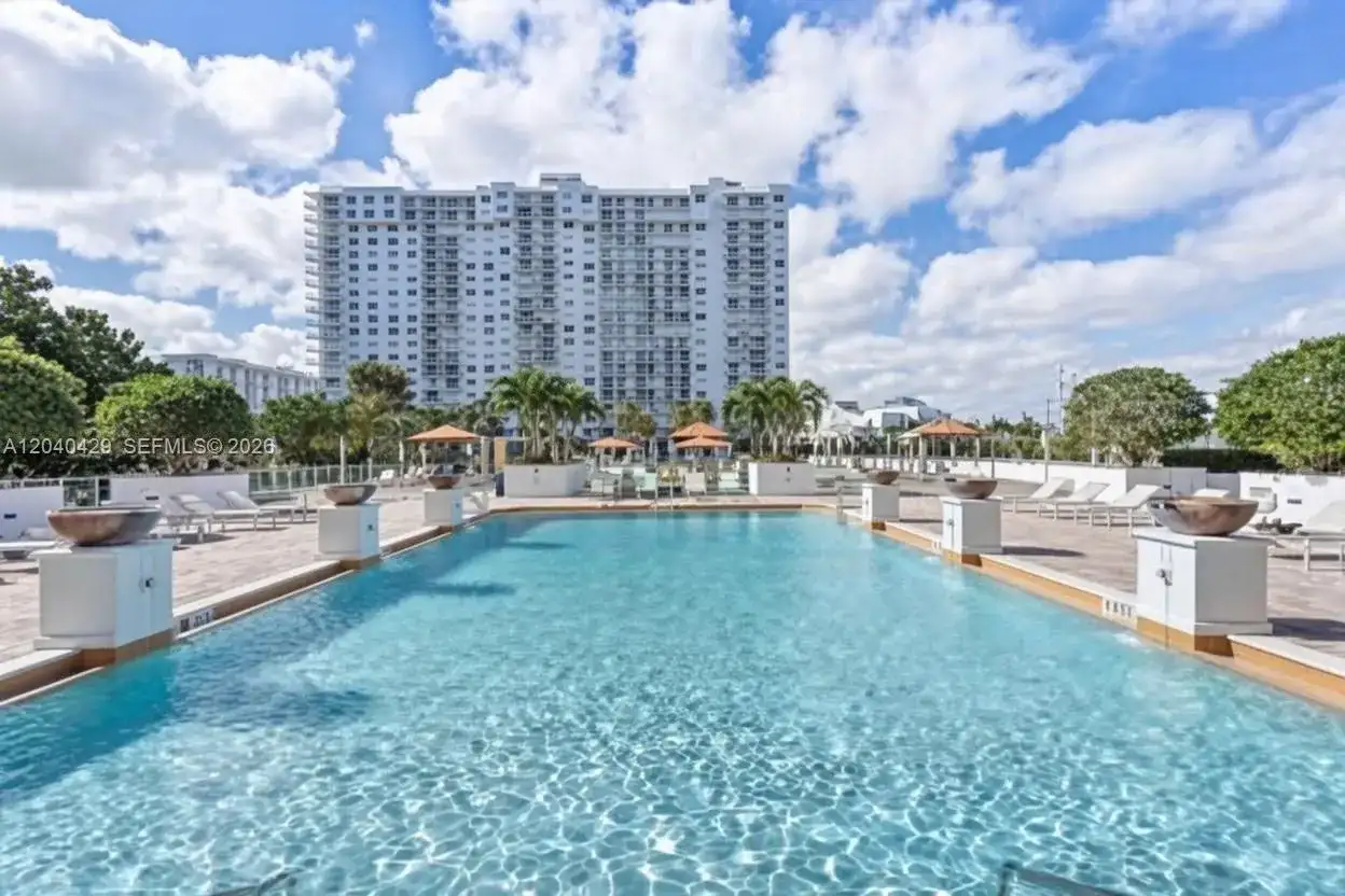 2801 NE 183rd St # 203W, Aventura FL 33160 photo 2