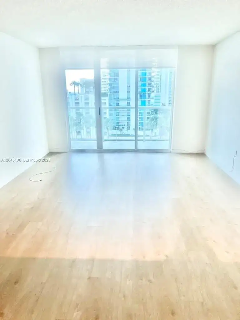 1155 BRICKELL BAY DR # 807, Miami FL 33131 photo 2
