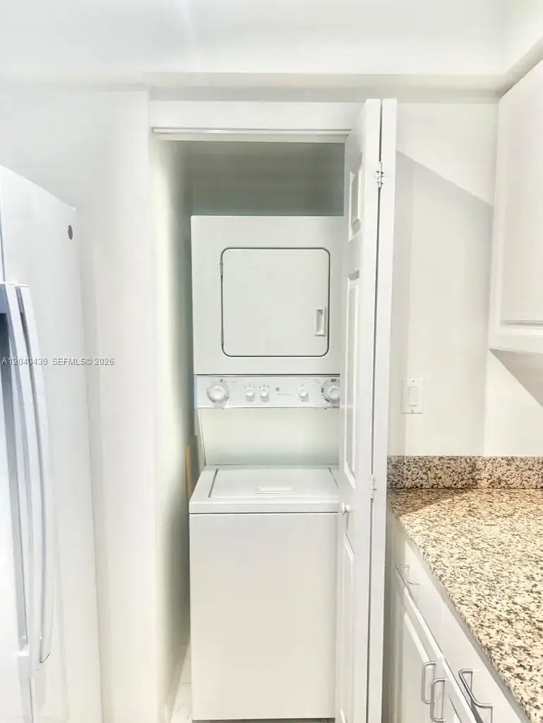 1155 BRICKELL BAY DR # 807, Miami FL 33131 photo 5